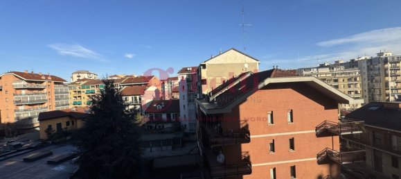 4-salle Appartement à Turin, Italy No. 89809 13