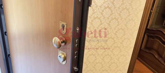 4-salle Appartement à Turin, Italy No. 89809 23