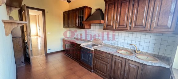 4-salle Appartement à Turin, Italy No. 89809 28