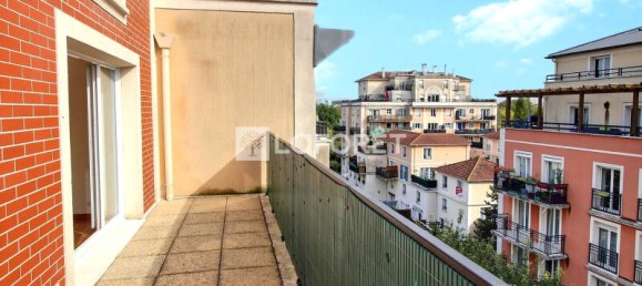 4 bedrooms Duplex in Villeneuve-la-Garenne, France No. 178748 2