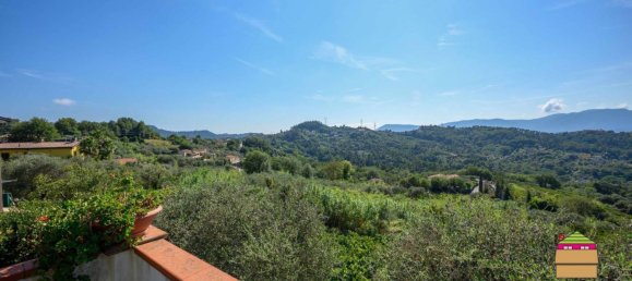 4 bedrooms Villa in Arcola, Italy No. 319085 12