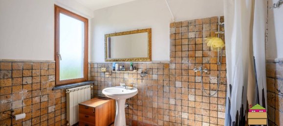 4 bedrooms Villa in Arcola, Italy No. 319085 24