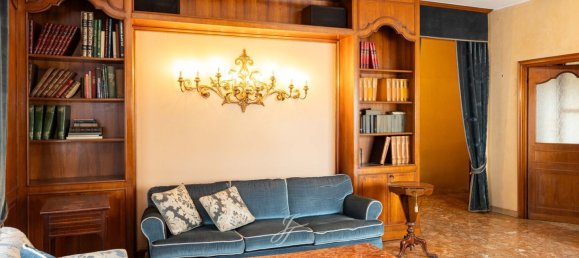 4 bedrooms Apartment in Milan, Italy No. 362651 2