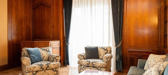 4 bedrooms Apartment in Milan, Italy No. 362651 12