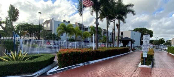 2 chambres propriété commerciale à louer à Miami, Miami-Dade, Florida, USA № 615737 20