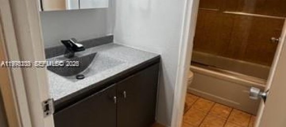 2 chambres propriété commerciale à louer à Miami, Miami-Dade, Florida, USA № 615737 10