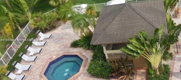 2 chambres propriété commerciale à louer à Miami, Miami-Dade, Florida, USA № 615737 4