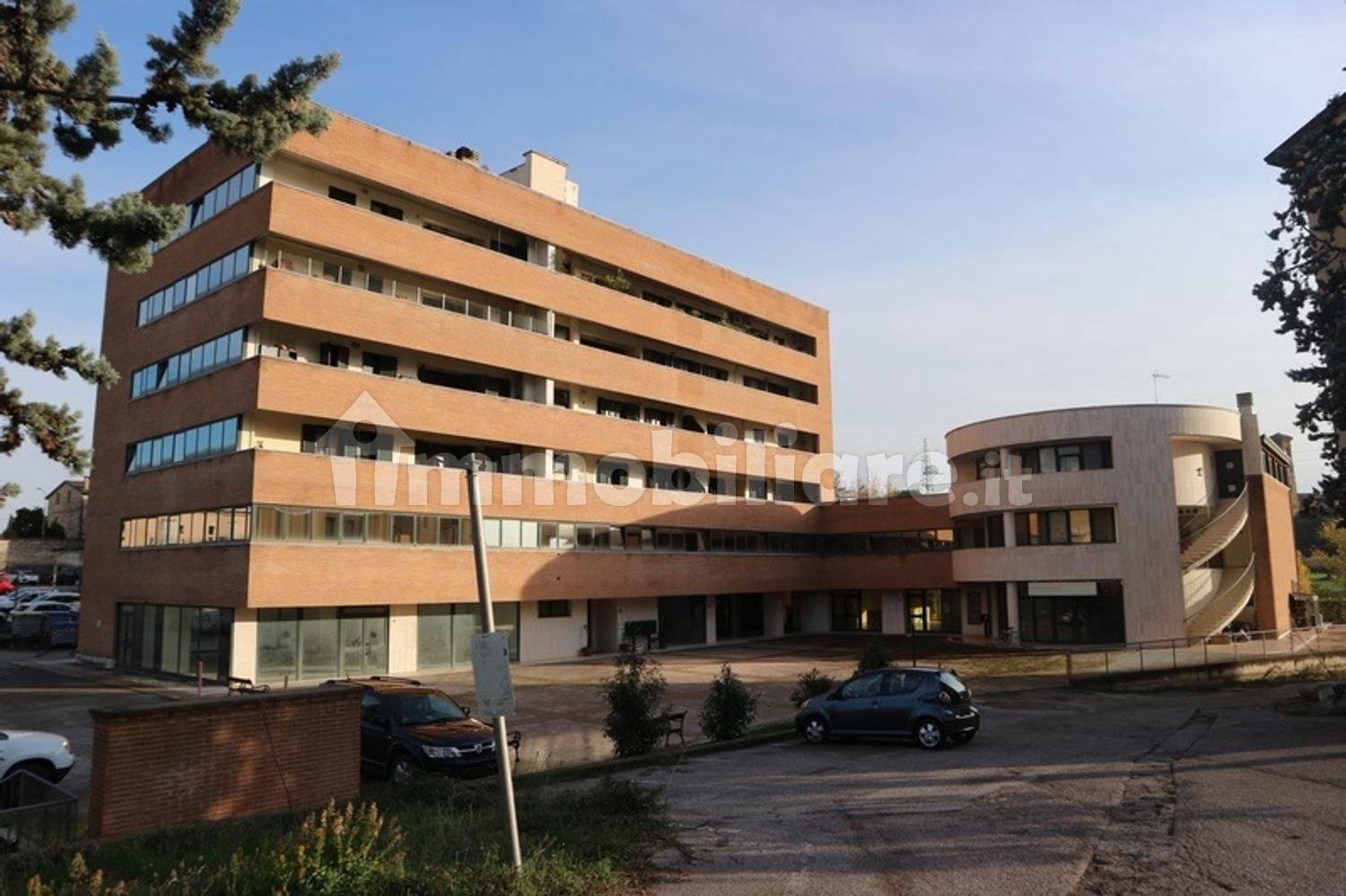  عقار تجاري في Perugia, Italy 2230متر مربع رقم 353458
