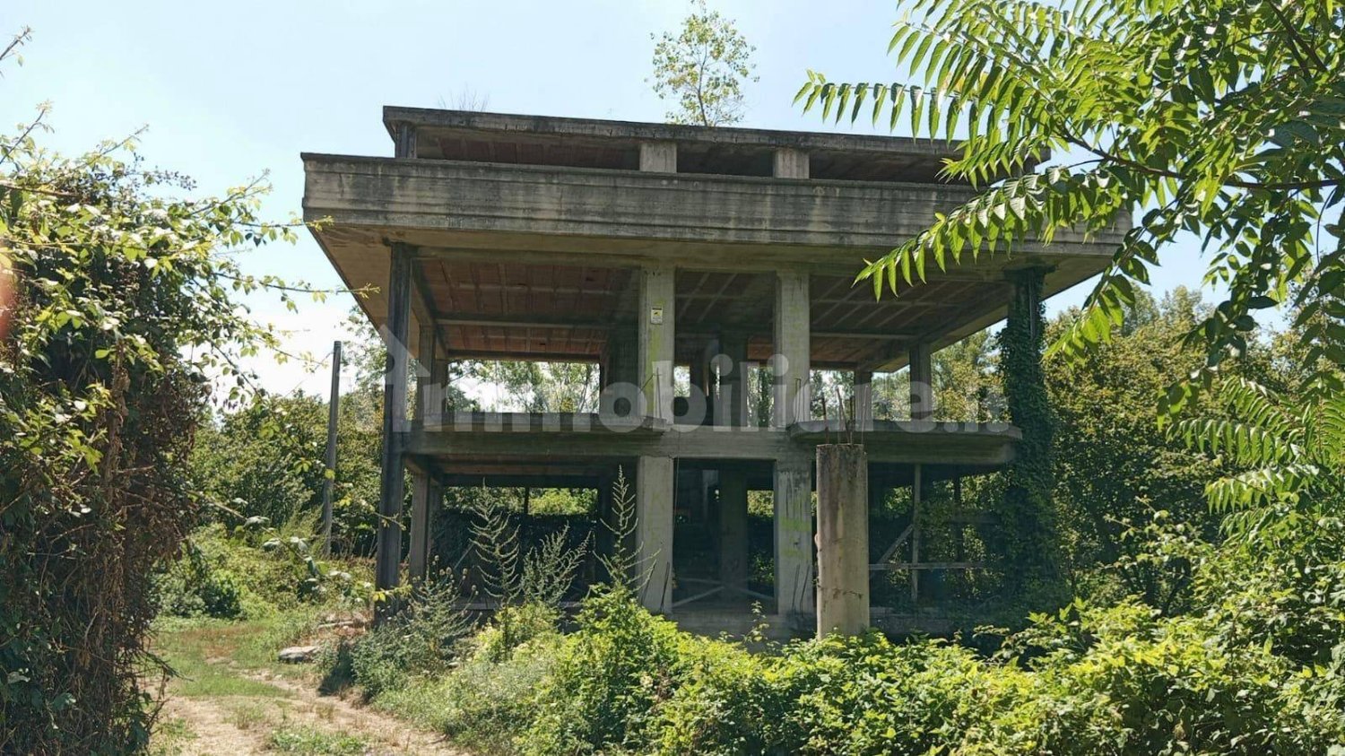 Villa de 6 dormitorios en Atripalda, Italy No. 320653