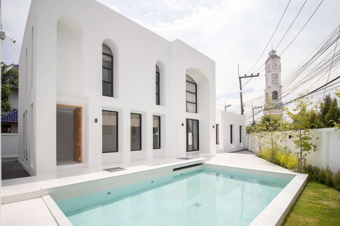 5 bedrooms House in Chiang Mai, Thailand No. 26985