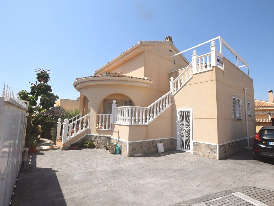 Villa de 3 dormitorios en Ciudad Quesada, Spain No. 222484
