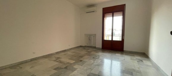 Apartamento de 4 habitaciónes en Taranto, Italy No. 176019 16