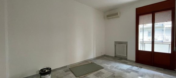 Apartamento de 4 habitaciónes en Taranto, Italy No. 176019 9