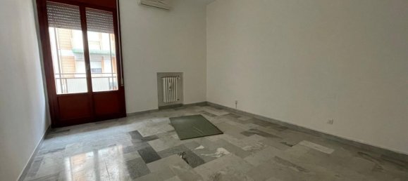 Apartamento de 4 habitaciónes en Taranto, Italy No. 176019 7