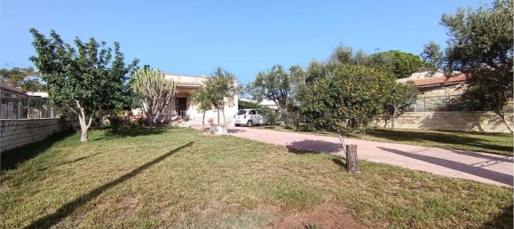 3غرفة فيلا في Syracuse, Italy رقم 242850 2