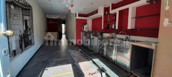 Propiedad comercial de 3 habitaciónes en Terni, Italy No. 177528 5