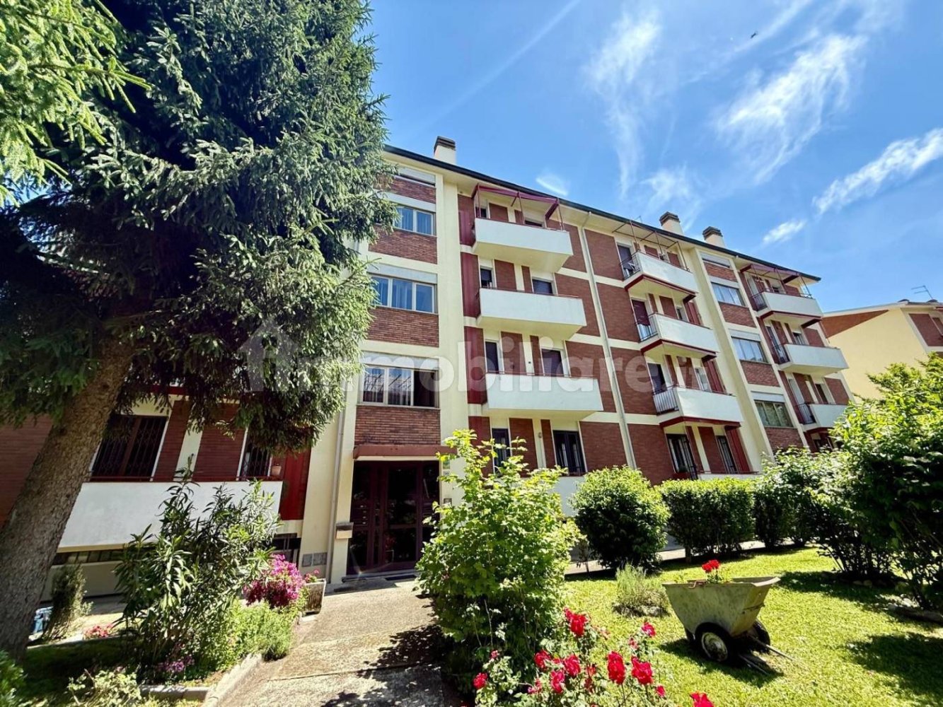 2 bedrooms Apartment in Saronno, Italy No. 312502