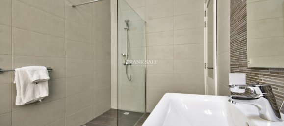 3 bedrooms Townhouse in Sliema, Malta No. 3773 18