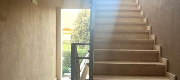 5 rooms Apartment in Massa, Italy No. 79359 3