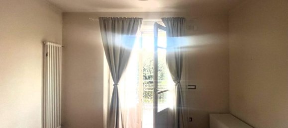 5 rooms Apartment in Massa, Italy No. 79359 4