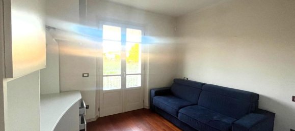 5 rooms Apartment in Massa, Italy No. 79359 17