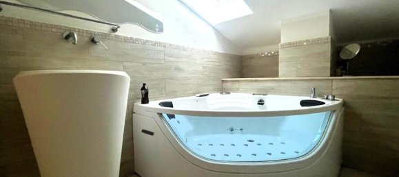 5 rooms Apartment in Massa, Italy No. 79359 35