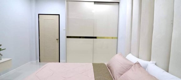 Café/restaurante de 3 dormitorios en Bang Lamung, Thailand No. 4181 27