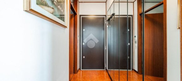 4 bedrooms Apartment in Bologna, Italy No. 318771 2