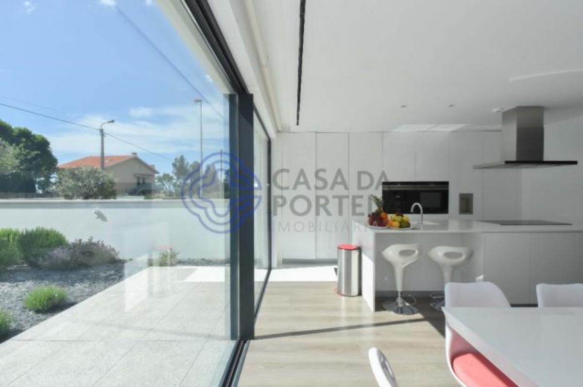 Casa de 4 dormitorios en Vila Nova de Gaia, Portugal No. 4381
