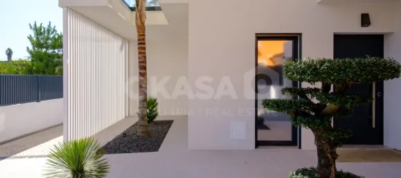 3 bedrooms House in Almada, Portugal No. 14777 3