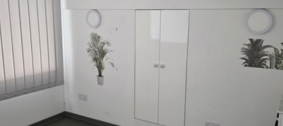 Loja de 2 divisões em Nicosia, Cyprus N.º 25988 17