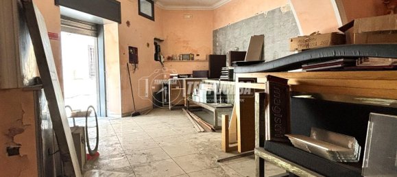 3 rooms Apartment in Aversa, Italy No. 177878 3