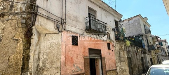 3 rooms Apartment in Aversa, Italy No. 177878 2