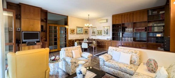 3 bedrooms Villa in Paderno Dugnano, Italy No. 211305 10