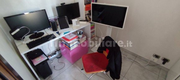 2 bedrooms Apartment in Turin, Italy No. 215635 7