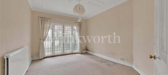 4 bedrooms House in London, United Kingdom No. 3676 8