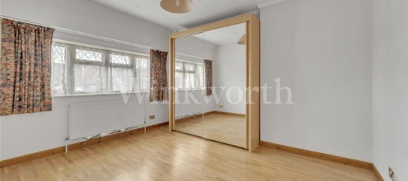 4 bedrooms House in London, United Kingdom No. 3676 12