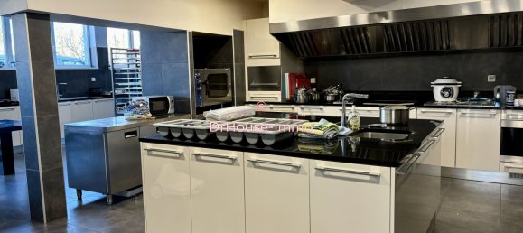 6 rooms Apartment in Nord, France No. 52411 4