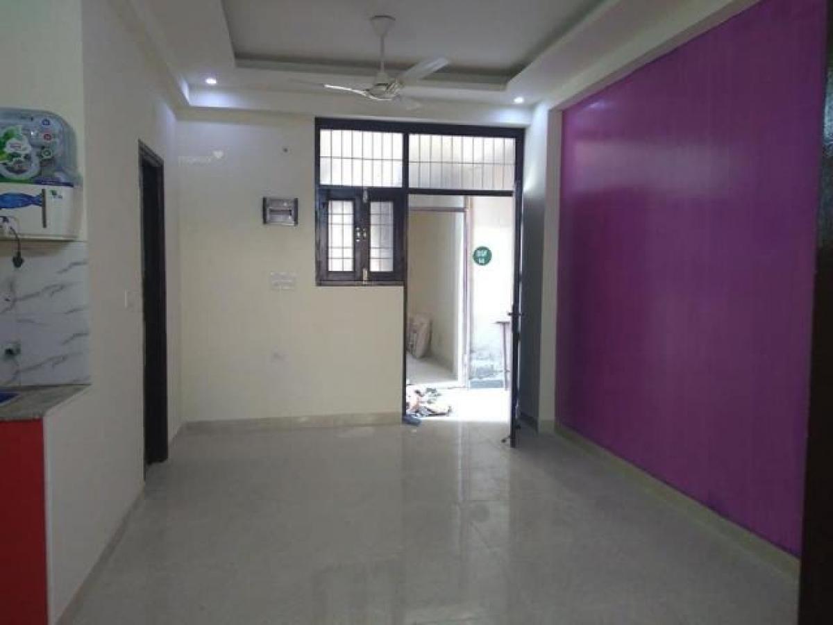 2 bedrooms House in Noida, India No. 66718