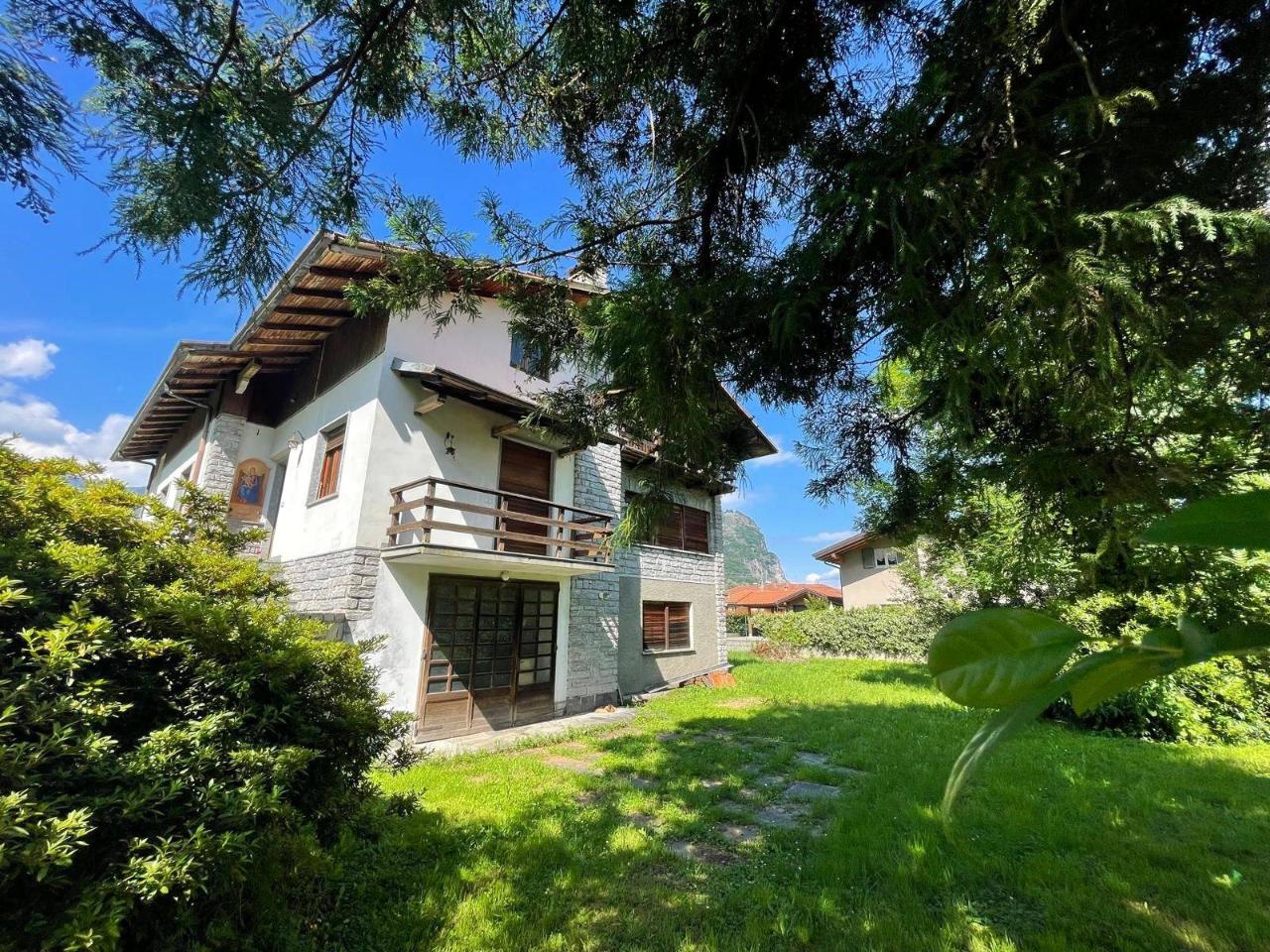 Villa de 5 habitaciónes en Gravellona Toce, Italy No. 123880