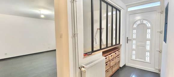 4 bedrooms House in Lay-Saint-Christophe, France No. 54194 3