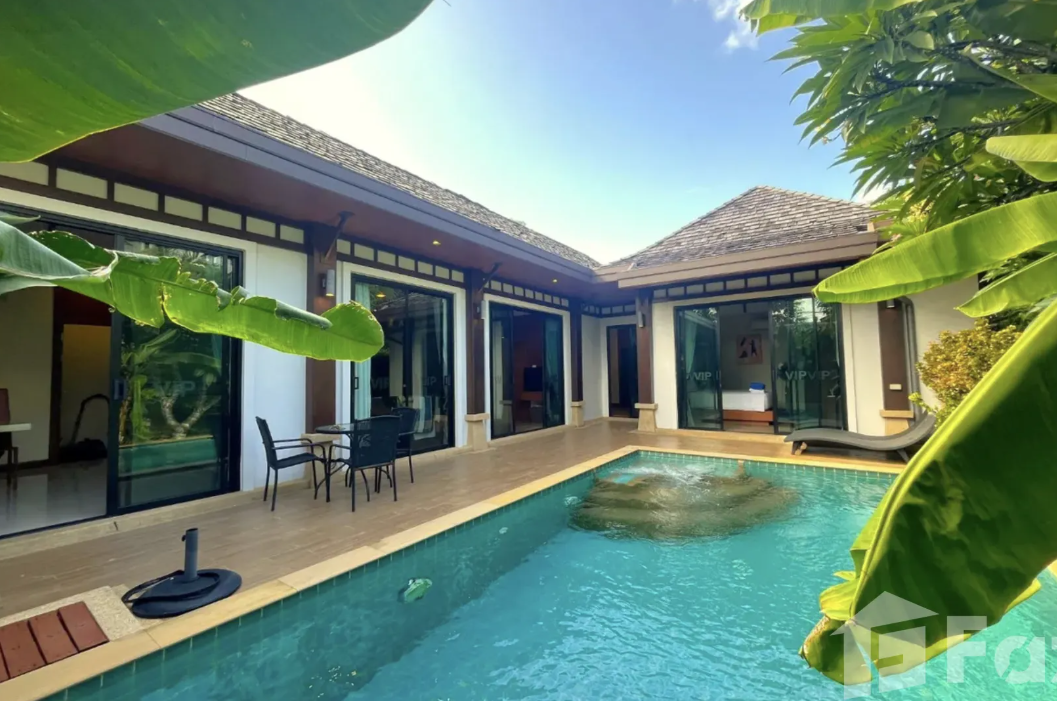 3 bedrooms Villa in Phuket, Thailand No. 63541