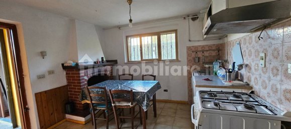 4 bedrooms Villa in Capannori, Italy No. 214601 2