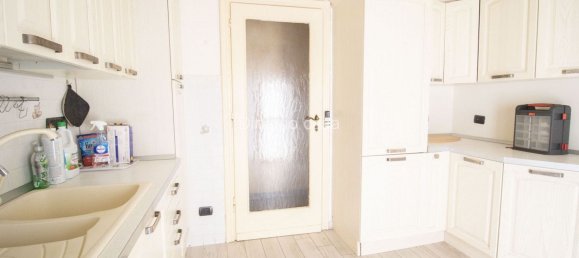 Apartamento de 4 habitaciónes en Correggio, Italy No. 309714 4