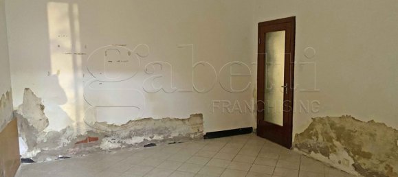 3 bedrooms Apartment in Ferrara, Italy No. 344783 4