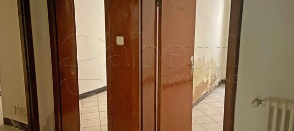 3 bedrooms Apartment in Ferrara, Italy No. 344783 10