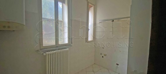3 bedrooms Apartment in Ferrara, Italy No. 344783 7