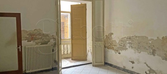 3 bedrooms Apartment in Ferrara, Italy No. 344783 5