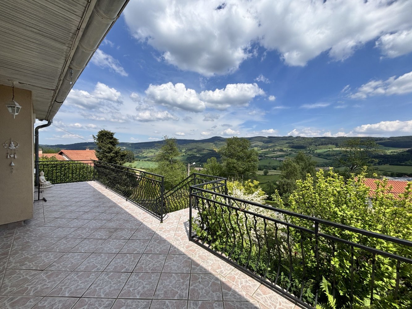 Villa de 2 dormitorios en Propieres, France No. 197902