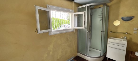 Villa de 2 dormitorios en Propieres, France No. 197902 10